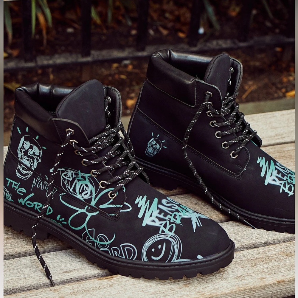 Skull Flower Faux Suede Graffiti Print Boots - Black size 12